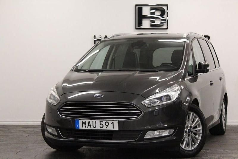 Grå Begagnad 2016 Ford Galaxy Business Edition Minibuss | 149 900 kr (Marknadspris) - Bild 1/4