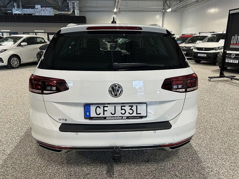 Begagnad VW Passat GTE 156 HK (114 kW) 2020 Vit Kombi
