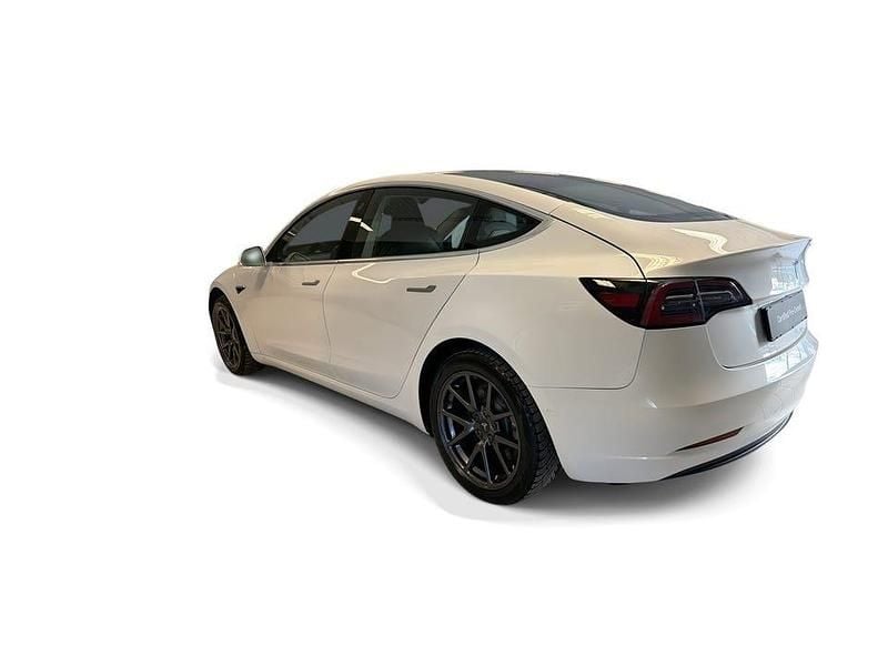 Begagnad Tesla Model 3 Standard Range Plus 239 kW (325 HK) 2020 Vit Sedan