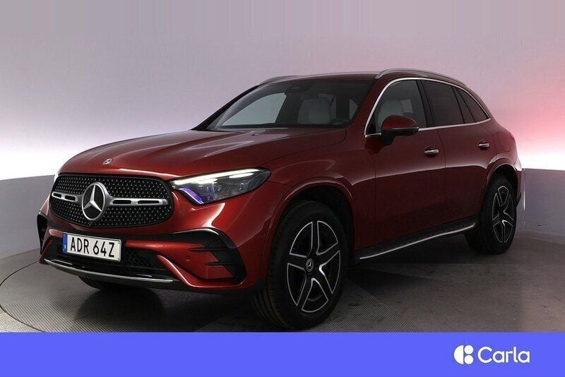 Röd Begagnad 2023 Mercedes GLC300e AMG SUV | 664 900 kr - Bild 1/4
