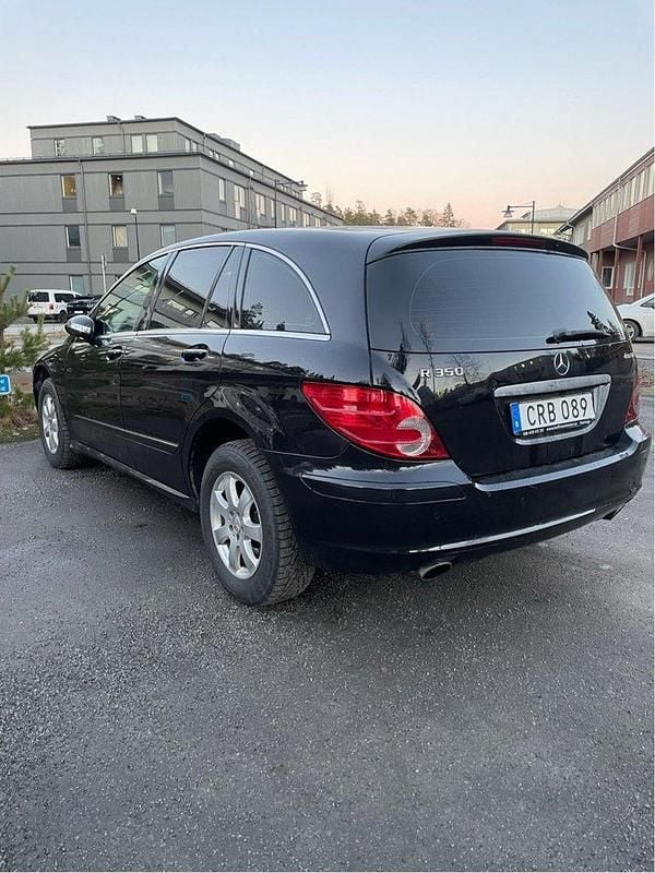 Svart Begagnad 2007 Mercedes R350 Minibuss | 59 900 kr (Marknadspris) - Bild 1/4