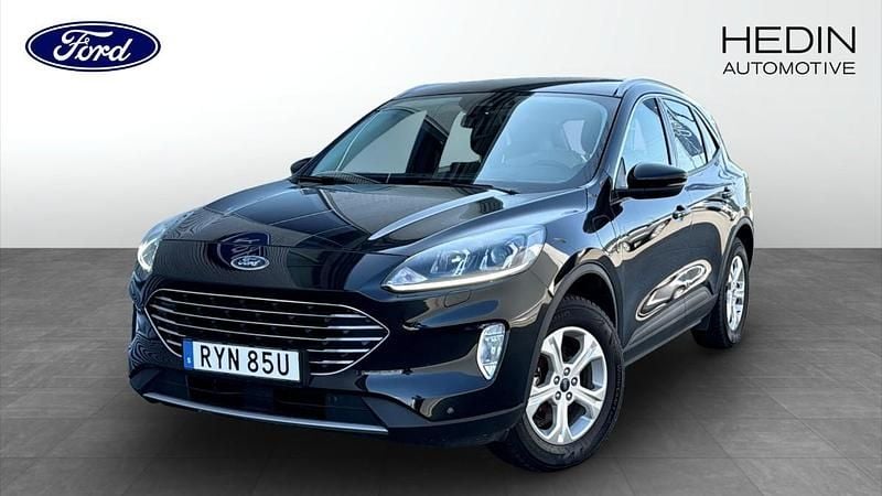 Svart (black) Begagnad 2022 Ford Kuga SUV | 239 900 kr (Marknadspris) - Bild 1/4