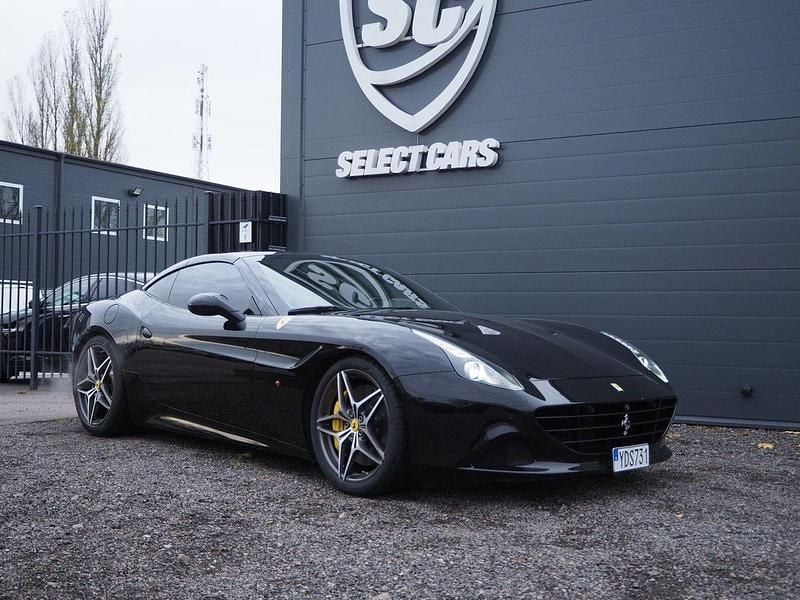 Svart Begagnad 2014 Ferrari California Cab | 1 449 000 kr - Bild 1/4