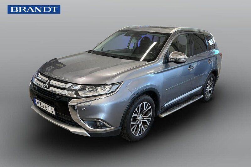 Grå Begagnad 2017 Mitsubishi Outlander SUV | 184 900 kr (Marknadspris) - Bild 1/4