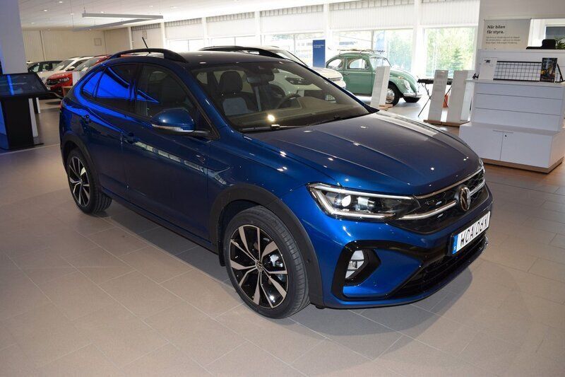 Blå Ny 2025 VW Taigo Edition SUV | 314 900 kr (Marknadspris) - Bild 1/4