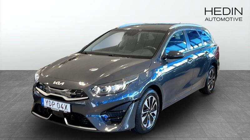 Grå (grey) Begagnad 2022 Kia Ceed Sportswagon Kombi | 279 900 kr (Lite dyr) - Bild 1/4