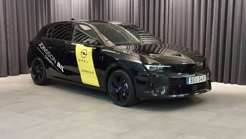 Svart Begagnad 2022 Opel Astra GS Line Halvkombi | 279 000 kr (Marknadspris) - Bild 1/4