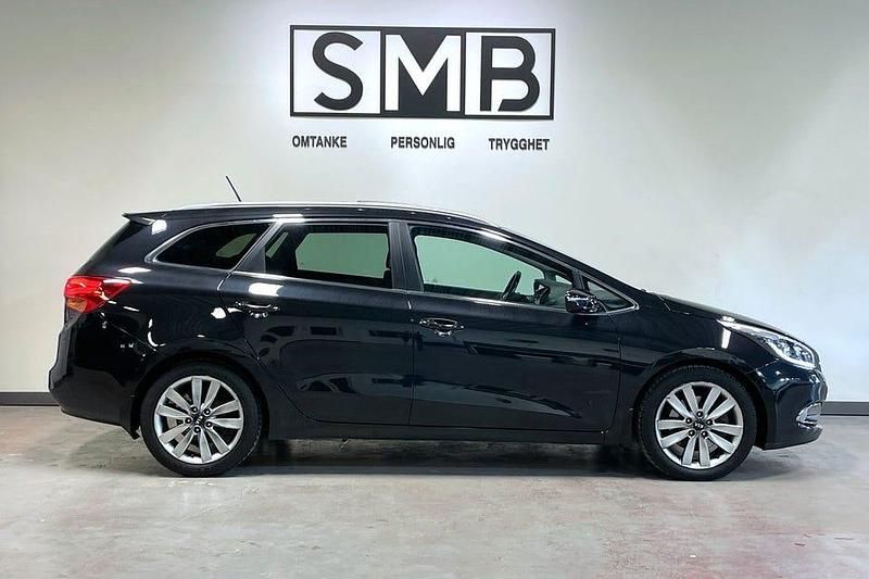 Begagnad Kia Ceed Sportswagon Comfort 128 HK (94 kW) 2013 Svart Kombi