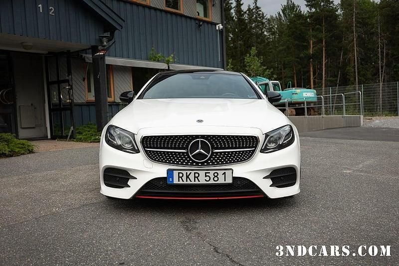 Begagnad Mercedes E400 AMG line 334 HK (245 kW) 2017 Vit Sportkupé