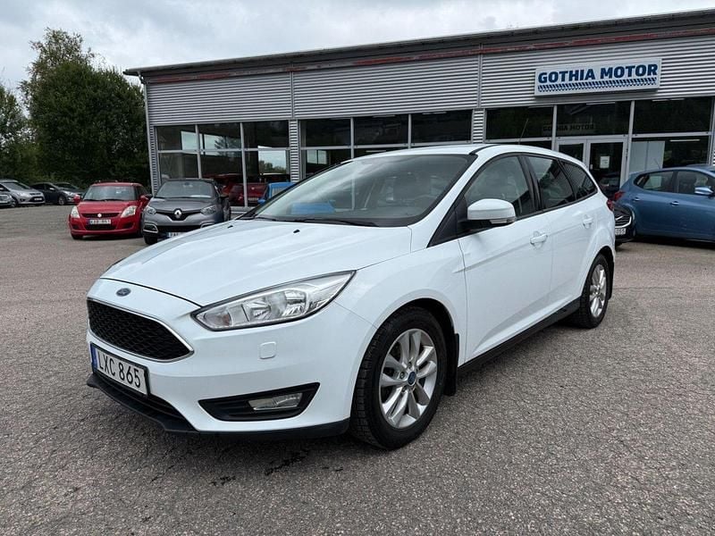 Vit Begagnad 2016 Ford Focus Trend Kombi | 72 500 kr (Marknadspris) - Bild 1/4