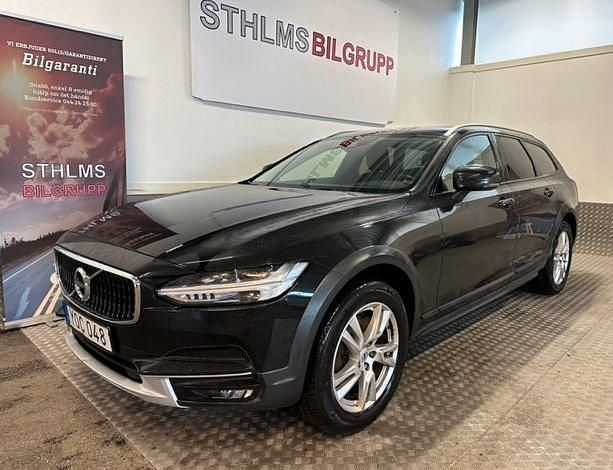Svart Begagnad 2019 Volvo V90 CC Momentum Kombi | 239 500 kr (Superpris) - Bild 1/4