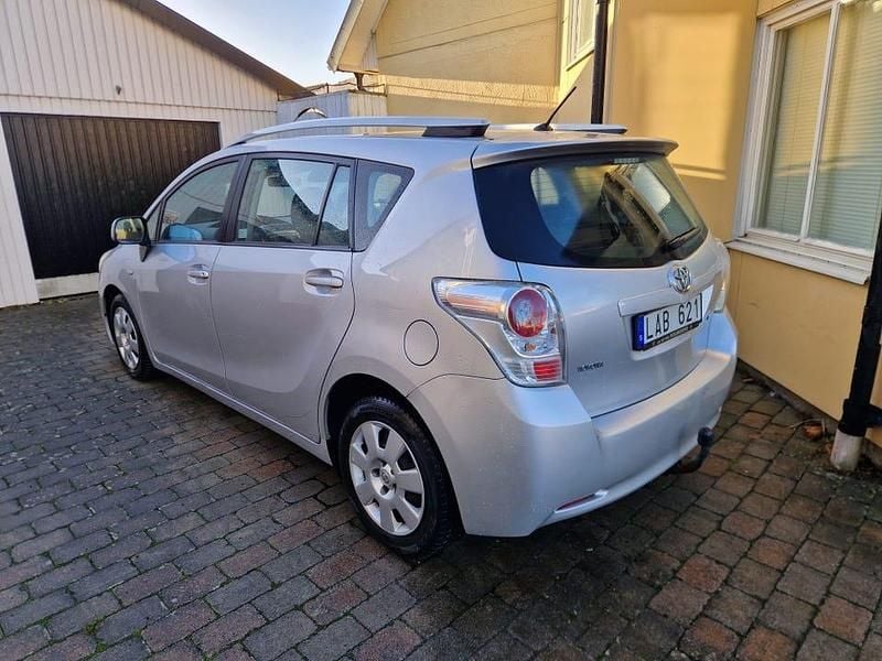 Begagnad 2010 Toyota Verso Minibuss | 39 500 kr (Marknadspris) - Bild 1/4