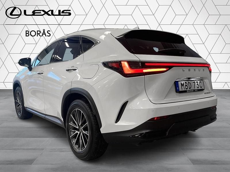 Begagnad Lexus NX350h Executive Line 245 HK (180 kW) 2022 Vit SUV
