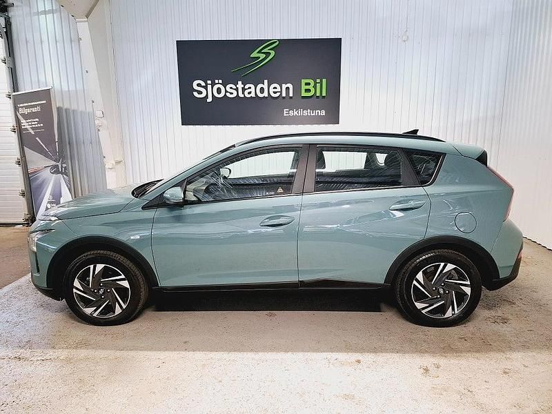 Begagnad Hyundai Bayon Essential 101 HK (74 kW) 2023 Grön SUV