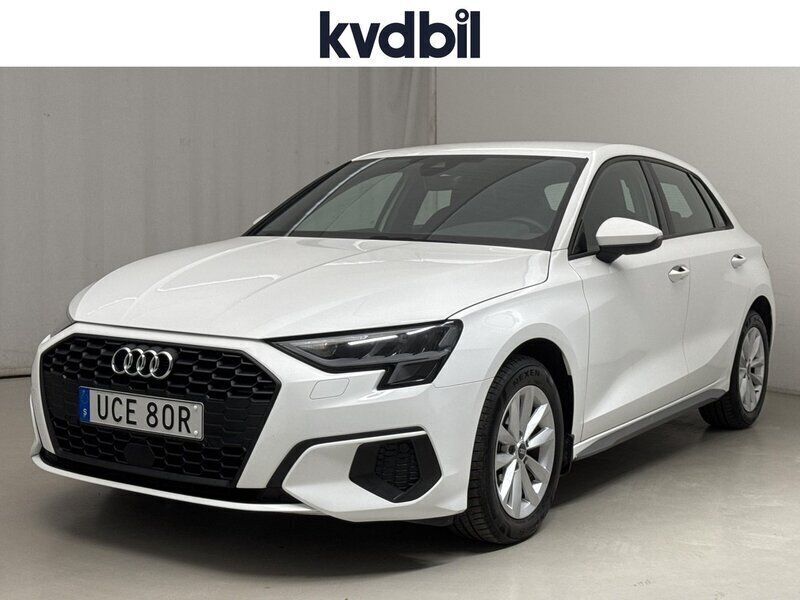 Vit Begagnad 2023 Audi A3 Sportback Proline Halvkombi | 218 800 kr (Bra pris) - Bild 1/3