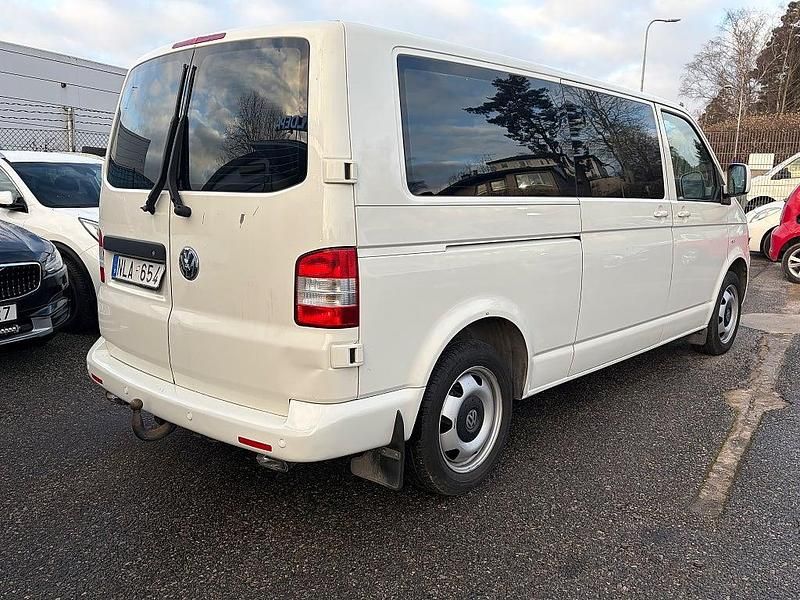 Begagnad VW Caravelle 174 HK (127 kW) 2009 Vit Minibuss