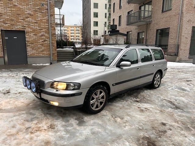 Begagnad 2001 Volvo V70 Kombi | 24 000 kr (Dyr) - Bild 1/4
