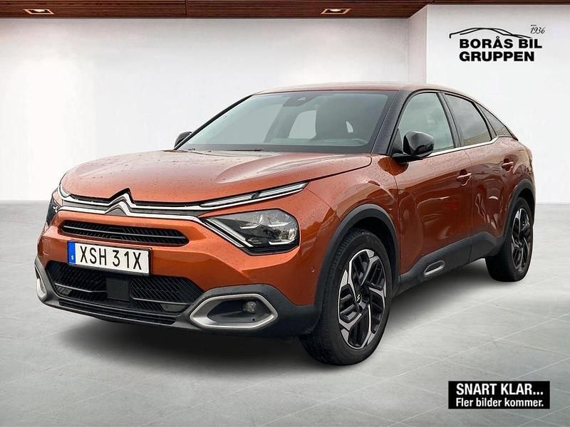 Orange Begagnad 2022 Citroën C4 PureTech Halvkombi | 199 000 kr (Marknadspris) - Bild 1/2