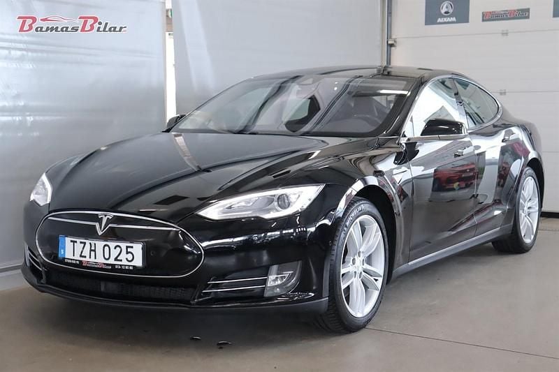 Svart Begagnad 2015 Tesla Model S Sedan | 219 900 kr (Marknadspris) - Bild 1/4