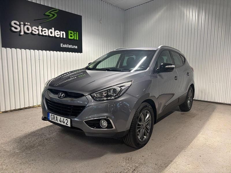 Grå Begagnad 2015 Hyundai ix35 Premium SUV | 124 900 kr (Marknadspris) - Bild 1/4