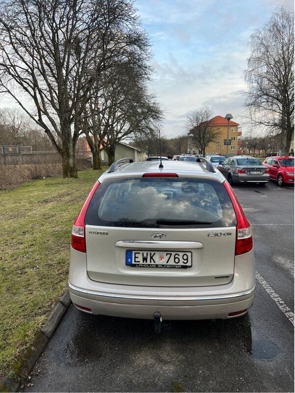 Silver Begagnad 2008 Hyundai i30 Kombi | 29 000 kr (Marknadspris) - Bild 1/4