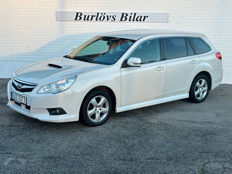Vit Begagnad 2009 Subaru Legacy Kombi | 44 800 kr (Dyr) - Bild 1/4