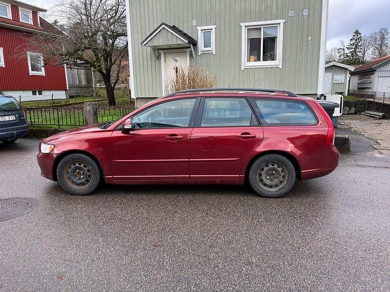 Begagnad 2011 Volvo V50 Kombi | 47 500 kr (Marknadspris) - Bild 1/4