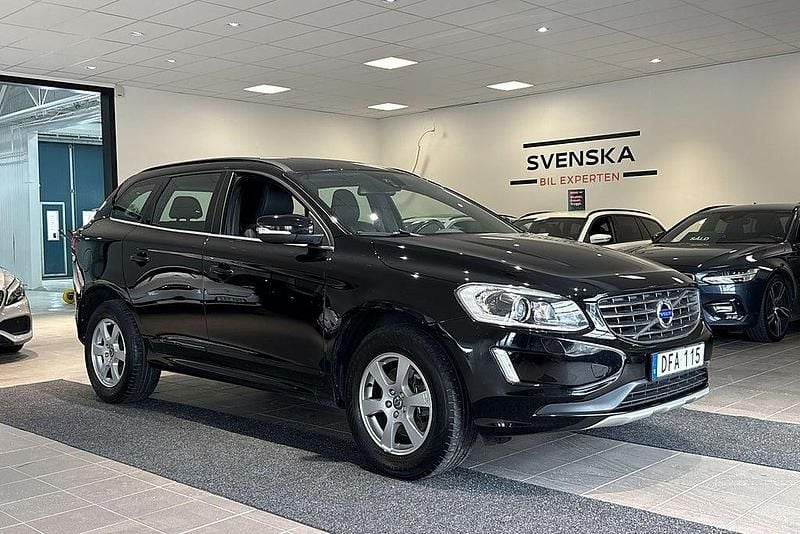 Begagnad Volvo XC60 Momentum 181 HK (133 kW) 2014 Svart SUV