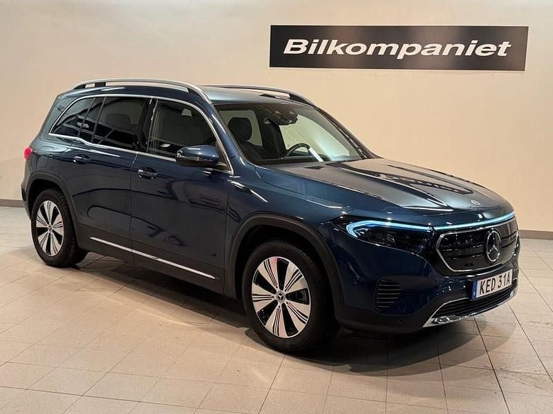Blå Begagnad 2022 Mercedes EQB300 SUV | 369 900 kr (Superpris) - Bild 1/4