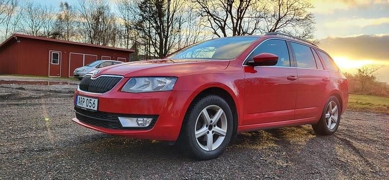 Röd Begagnad 2014 Skoda Octavia Kombi | 48 000 kr (Bra pris) - Bild 1/4