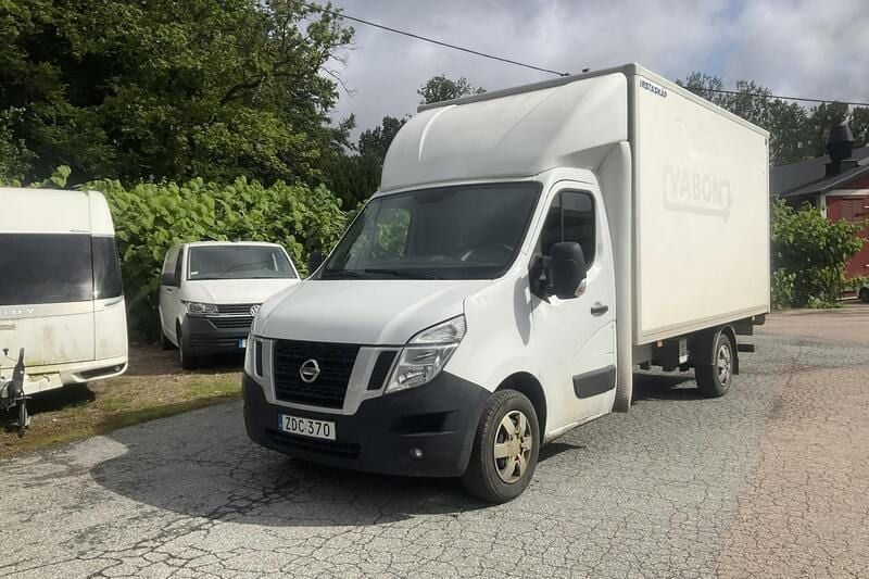 Vit Begagnad 2018 Nissan NV400 Van | 115 000 kr (Superpris) - Bild 1/4