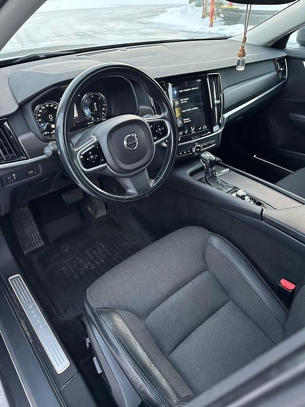 Begagnad Volvo V90 CC 190 HK (139 kW) 2019 Metallic Kombi