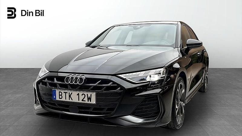 Svart Begagnad 2025 Audi A3 Sportback S-Line Halvkombi | 369 000 kr (Marknadspris) - Bild 1/4