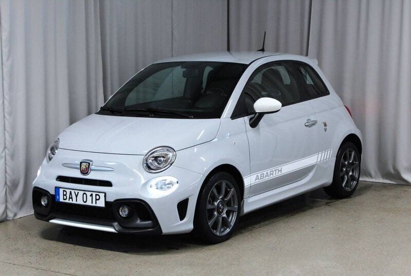 Grå Begagnad 2021 Abarth 595 Halvkombi | 209 900 kr (Lite dyr) - Bild 1/4