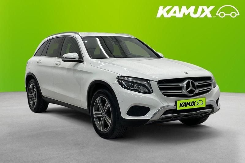 Vit Begagnad 2018 Mercedes GLC220 AMG SUV | 269 700 kr (Superpris) - Bild 1/3