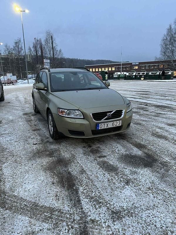 Begagnad 2010 Volvo V50 Kombi | 38 000 kr (Marknadspris) - Bild 1/4