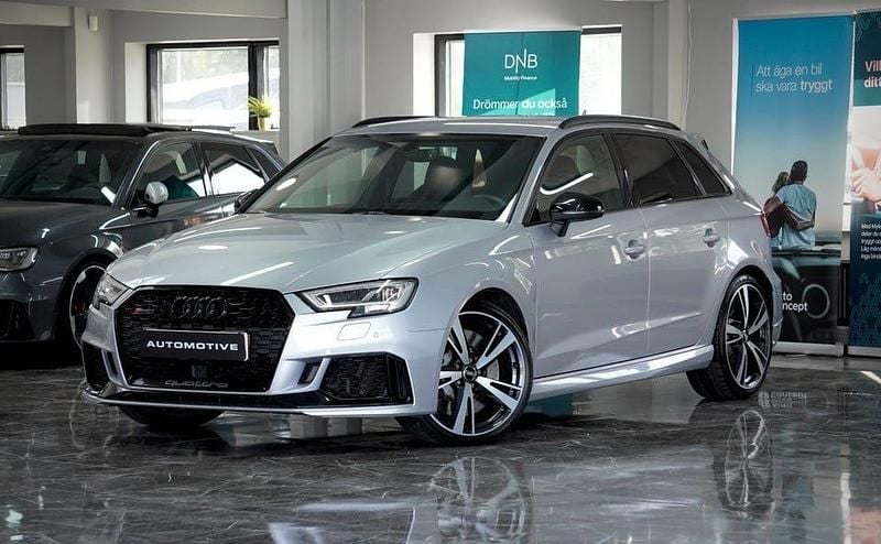 Silver Begagnad 2018 Audi RS3 Sportback Halvkombi | 489 900 kr (Marknadspris) - Bild 1/4