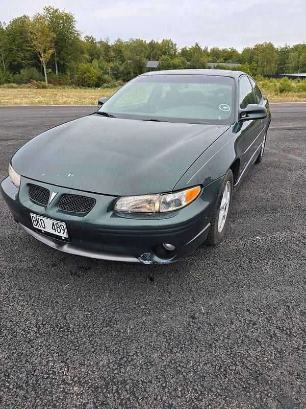 Mörkgrön Begagnad 2000 Pontiac Grand Prix Sportkupé | 25 000 kr - Bild 1/4