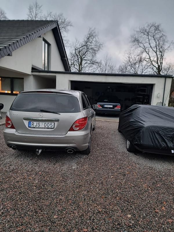 Begagnad Mercedes R280 AMG 190 HK (139 kW) 2008 Minibuss