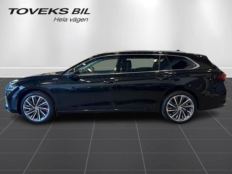 Begagnad Skoda Superb 2024 Svart Kombi