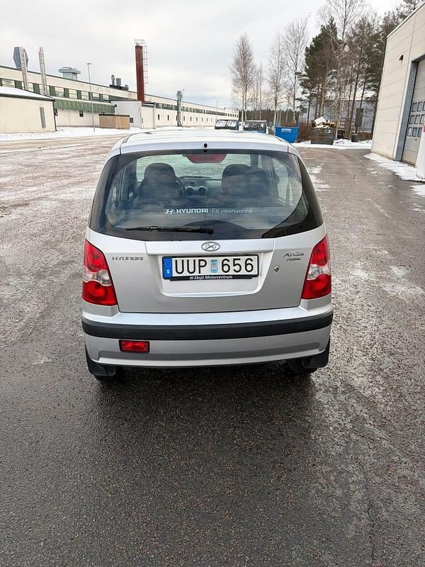 Begagnad Hyundai Atos Prime 58 HK (42 kW) 2004 Silver metallic Halvkombi