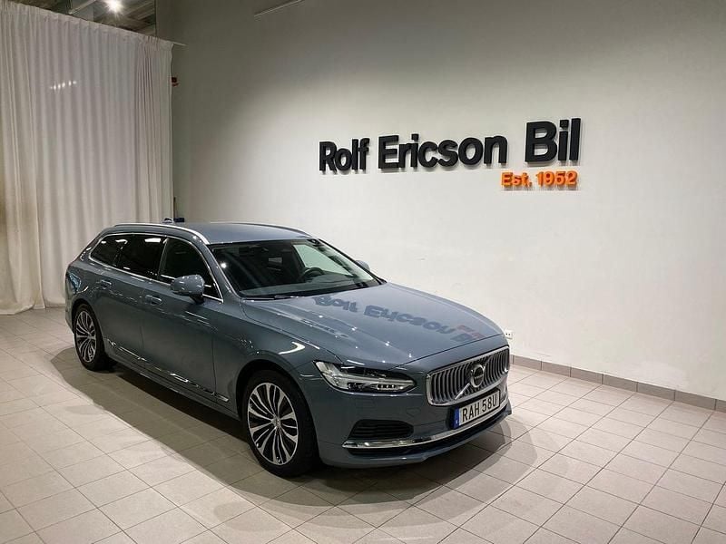 Grå Begagnad 2023 Volvo V90 Core Kombi | 399 500 kr (Bra pris) - Bild 1/4