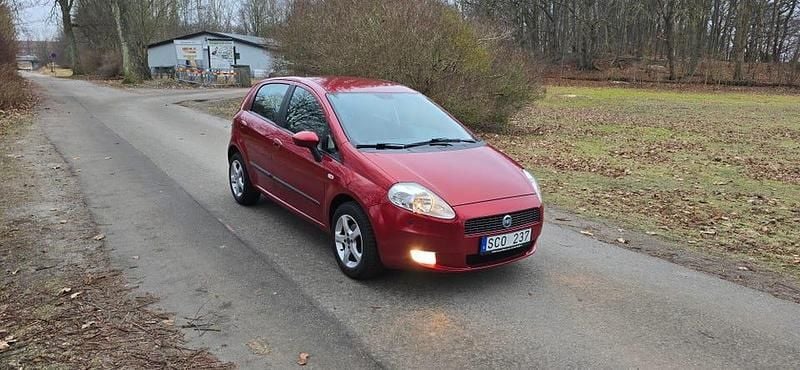 Begagnad 2007 Fiat Grande Punto Halvkombi | 26 000 kr - Bild 1/4