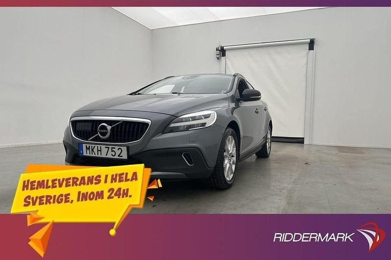 Grå Begagnad 2017 Volvo V40 CC Momentum Kombi | 184 900 kr (Marknadspris) - Bild 1/3