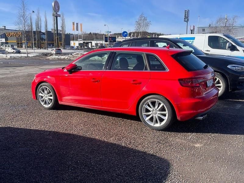 Begagnad 2015 Audi A3 Sportback Halvkombi | 128 000 kr (Bra pris) - Bild 1/4