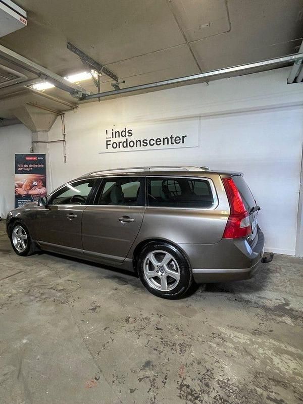 Begagnad Volvo V70 Summum 200 HK (147 kW) 2009 Grå Kombi