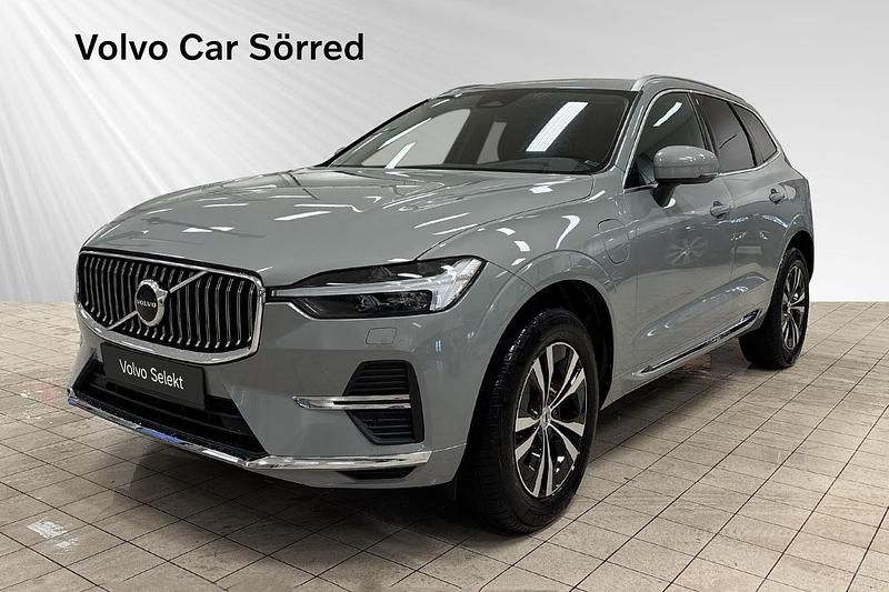 Begagnad Volvo XC60 Core 350 HK (257 kW) 2024 Mörkblå SUV
