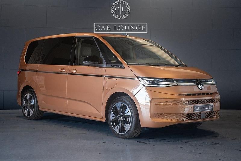Ljusbrun Begagnad 2025 VW Multivan Style Minibuss | 799 000 kr - Bild 1/4