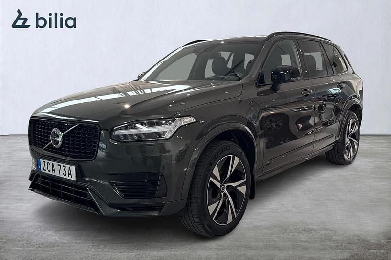 Grå Begagnad 2022 Volvo XC90 R-Design SUV | 669 900 kr (Marknadspris) - Bild 1/3