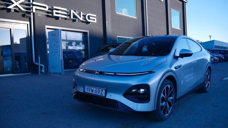 Silver Begagnad 2024 XPENG G6 SUV | 590 500 kr - Bild 1/4